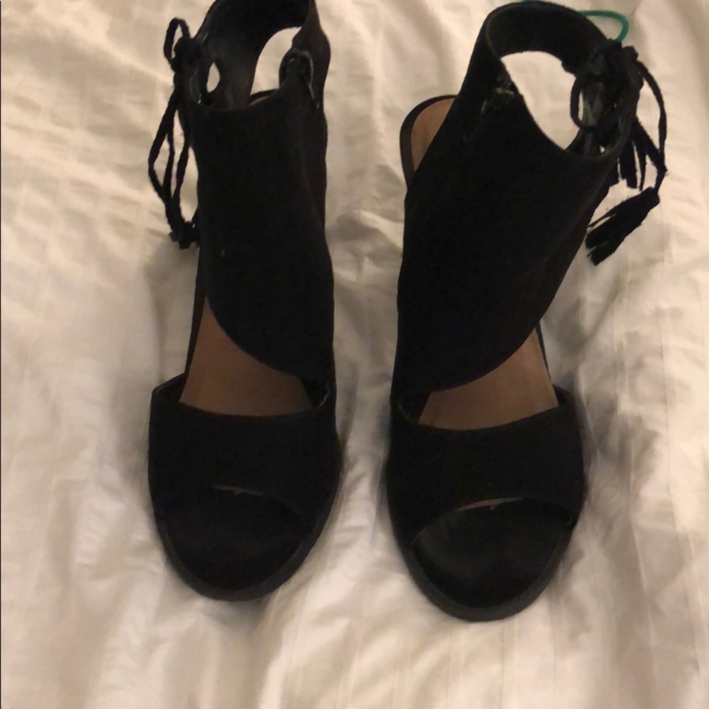 Black shoes
